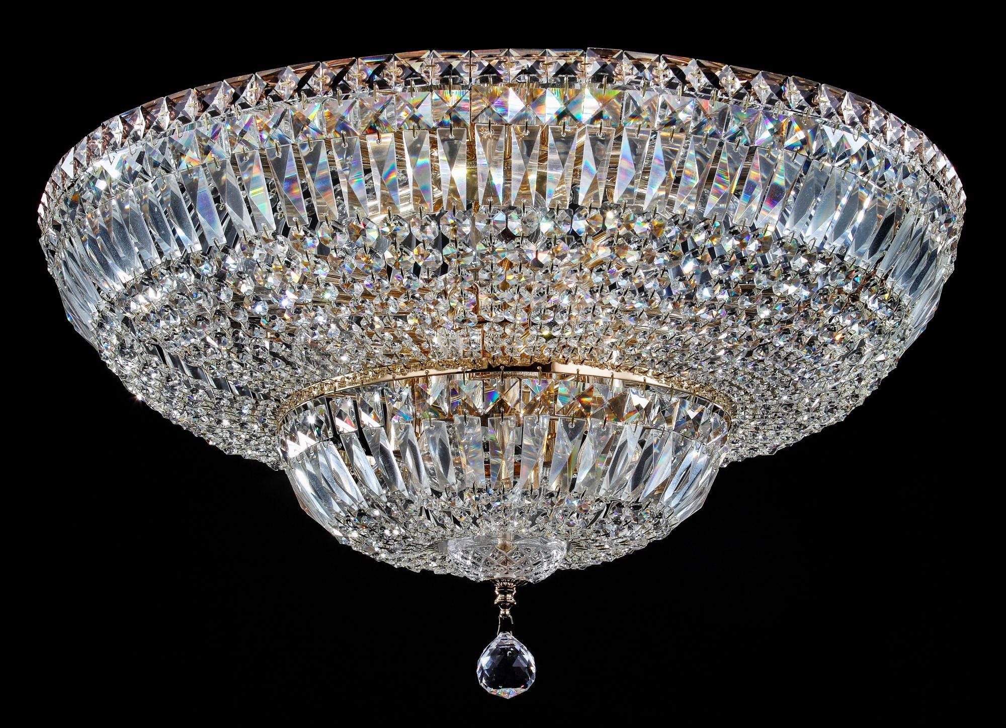 Image of Lampadario Royal Classic in Metallo Basfor Oro Antique