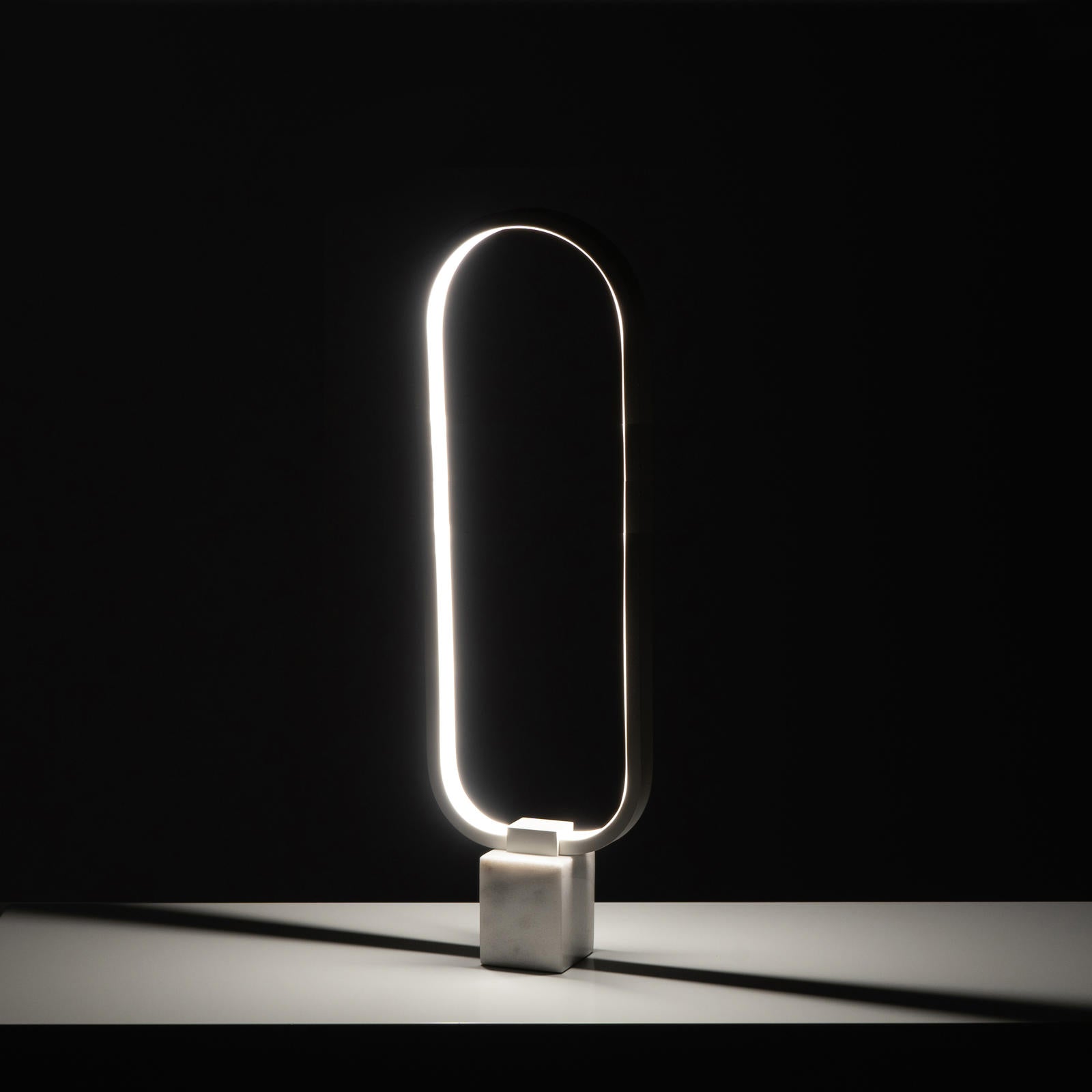 Lampada da Tavolo a LED 7x18xH60 cm in Metallo e Marmo Naos Bianco...