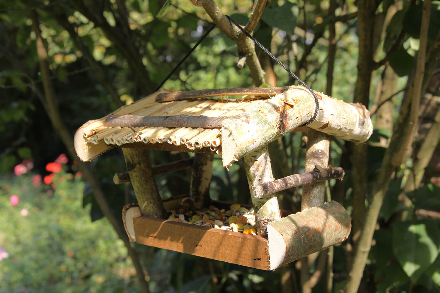 Mangiatoia per Uccellini 22x22xh17 cm in Legno FSC Naturale...