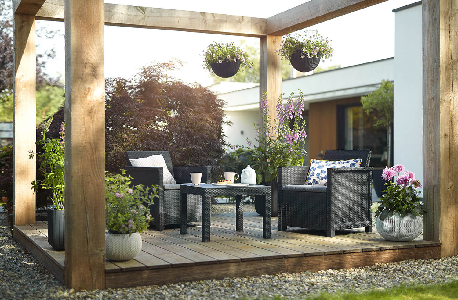 Set Tavolino e 2 Poltrone da Giardino Effetto Rattan Keter Emma Balcony Antracite...